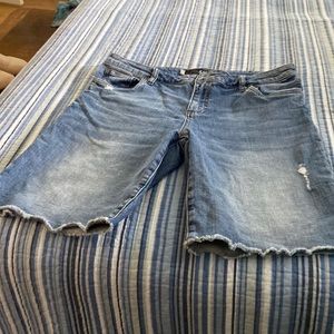 Kut from the Kloth distressed jeans shorts size 12